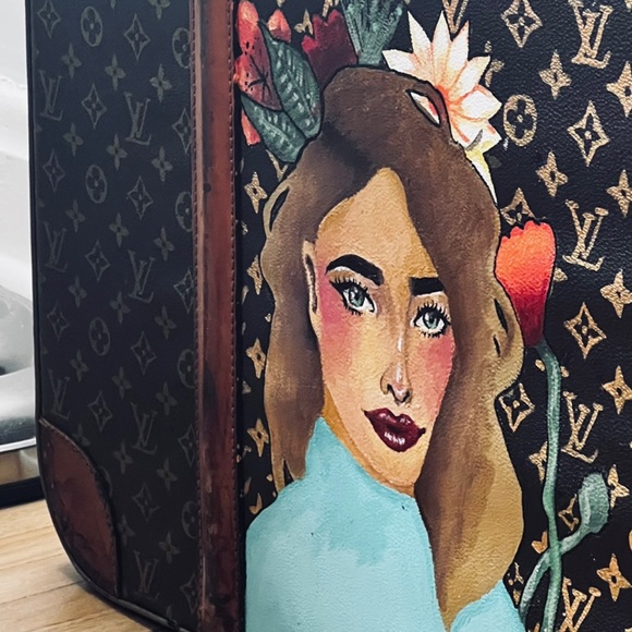 Handpainted lv case - Picture 2 of 5